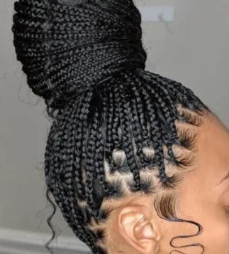 Lady's Hair Braiding
